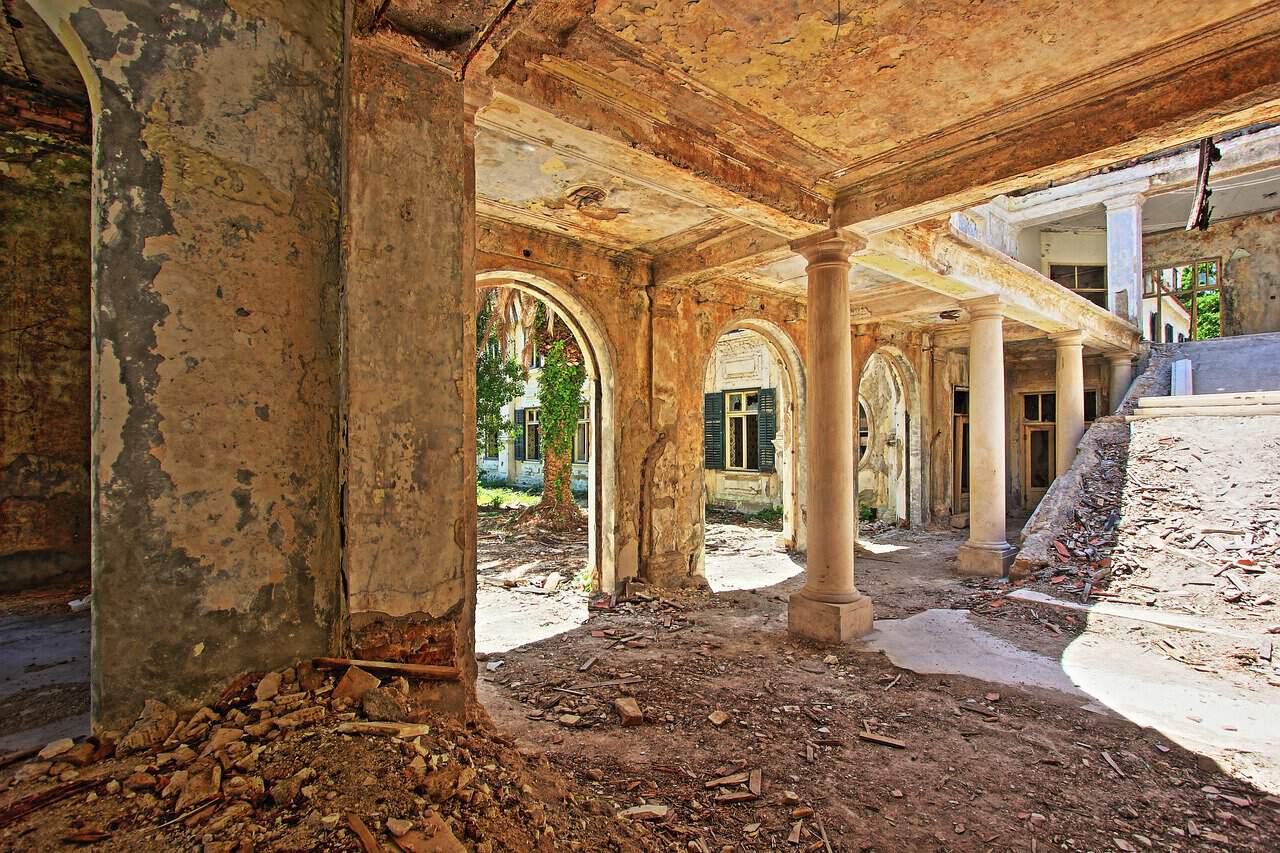 soluciona la deuda de Aldea Bonsai en Santa Eulalia Del Rio, Ibiza, anula el contrato o desvinculate.